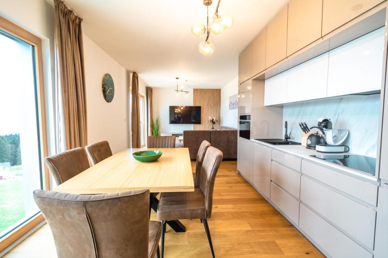 Family Apartment Kubinska Hola Dolny Kubin Esterno foto